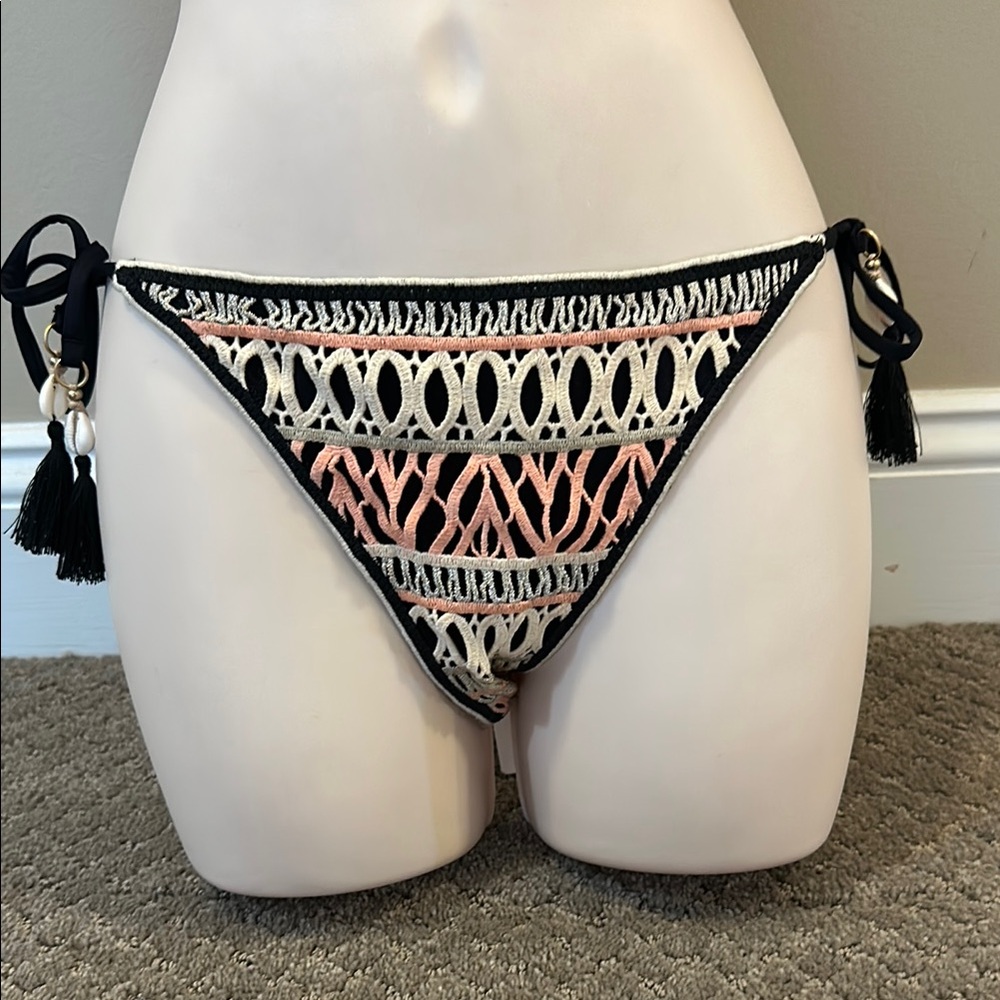 Seafolly Crochet Bikini Bottom with Tassels Size Small